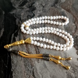 Doğal İnci Tesbih 99’lu – Gold İmame ve Püsküllü Zarif İnci Tesbih