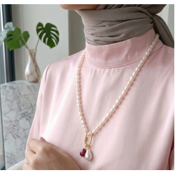İnci Kolye – 8 mm Doğal Arpa İnci Çelik Klips Nar ve Barok İnci Charm ( 60 cm)