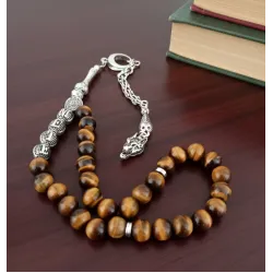 Kişiye Özel Kaplan Gözü Tesbih – Kurt ve Ay Yıldız Detaylı 33’lü Doğal Taş Tesbih